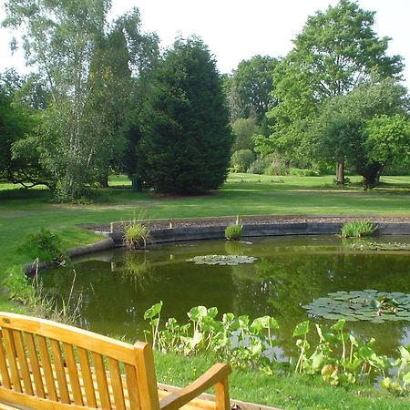 Farnham House Hotel Exterior photo