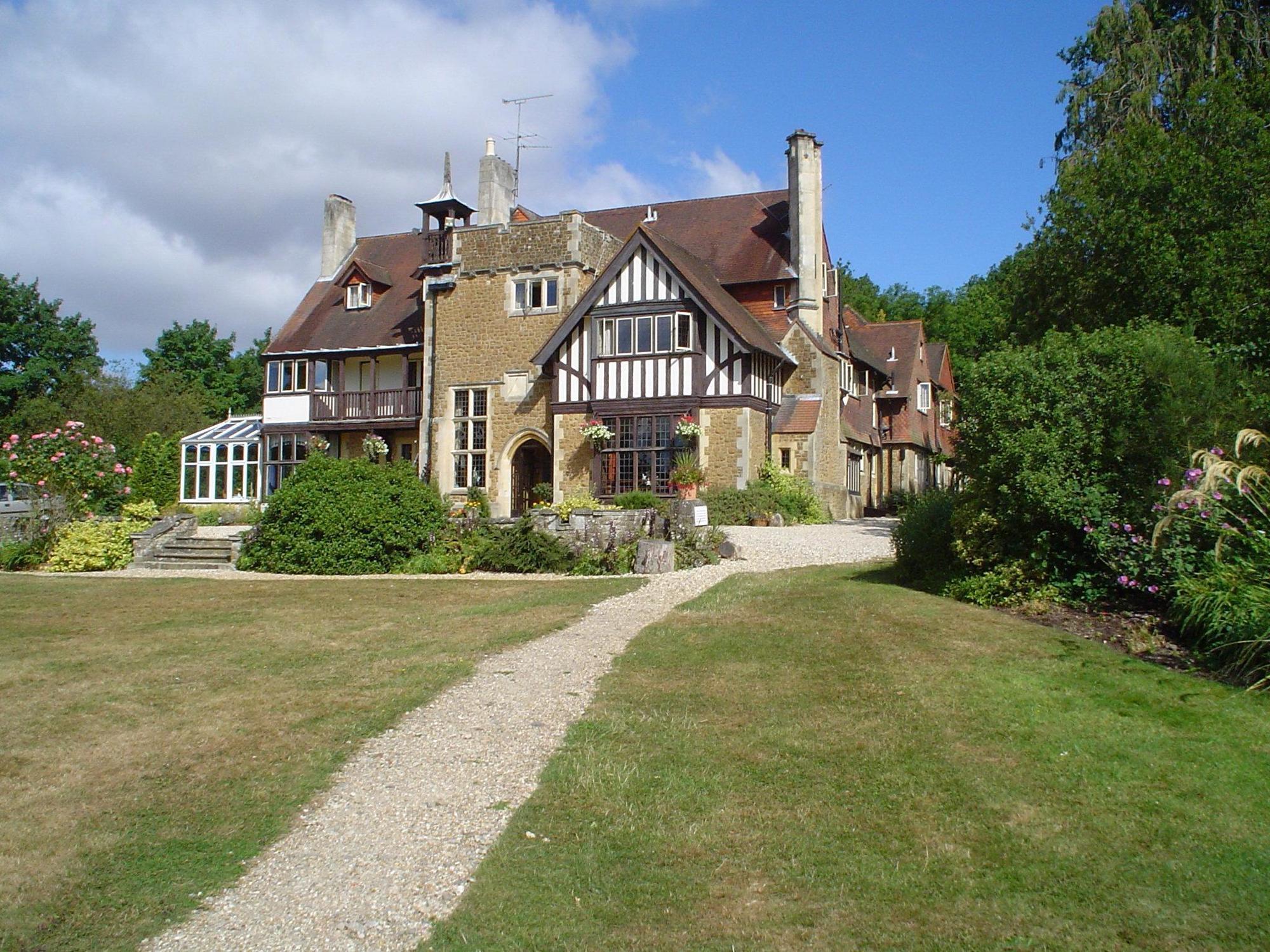 Farnham House Hotel Exterior photo