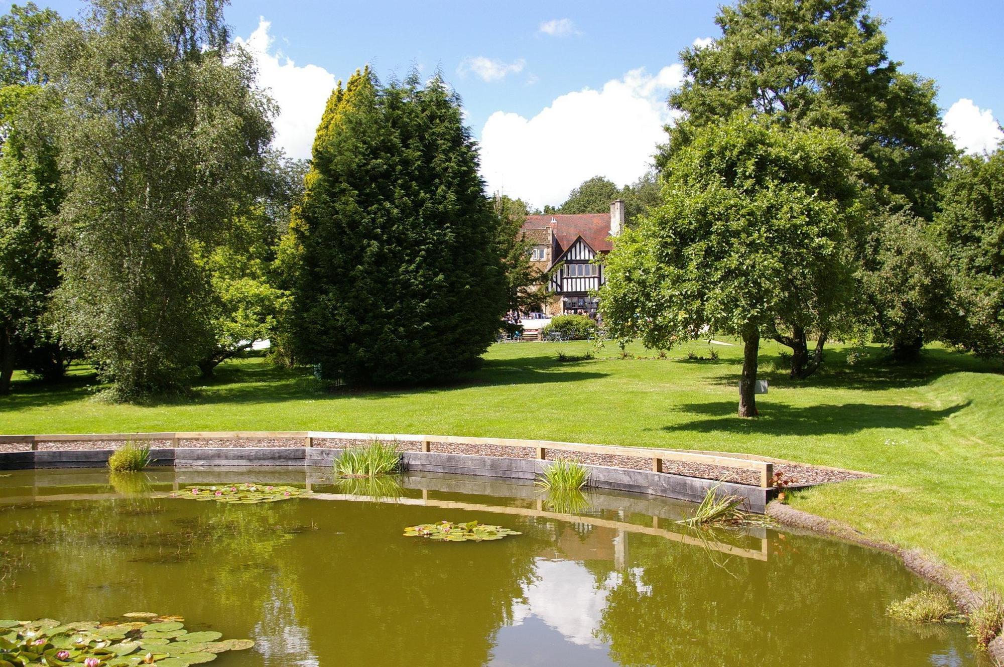 Farnham House Hotel Exterior photo
