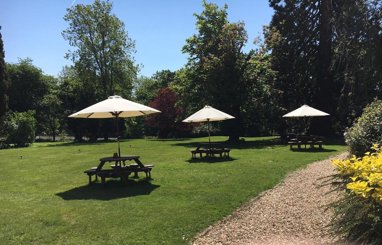 Farnham House Hotel Exterior photo