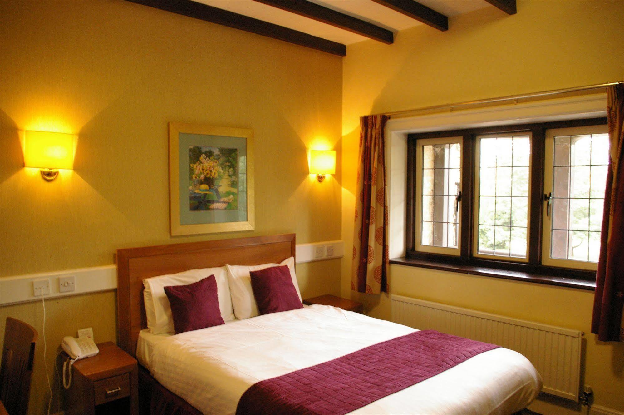 Farnham House Hotel Exterior photo